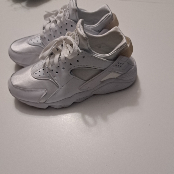 Womens nike huarache sneakers Size 8 - Picture 2 of 4